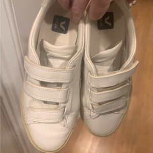 Veja Cream-White Velcro Leather Sneakers